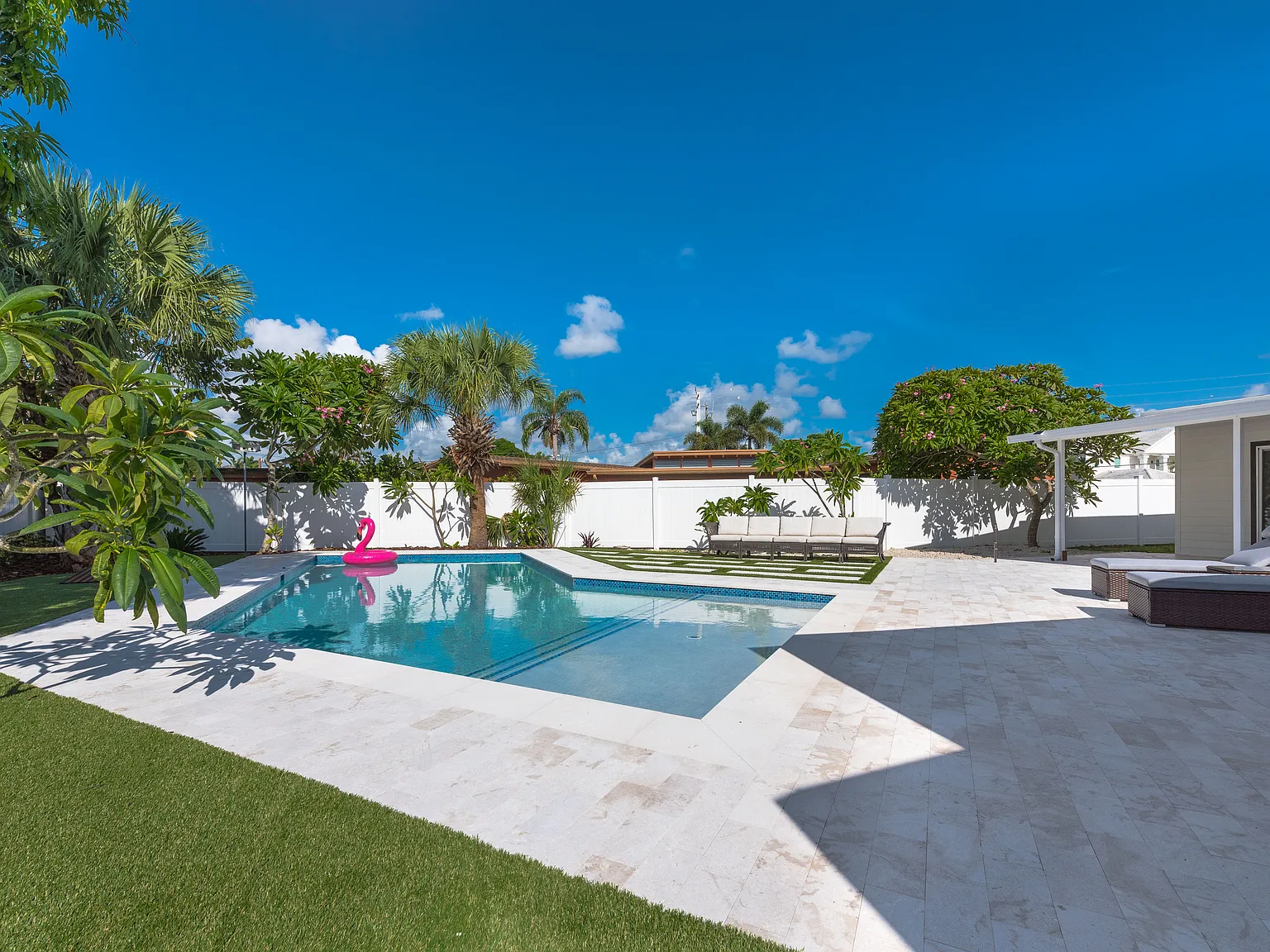 4 bed, 1929 sqft, $11,000 — Photo 4