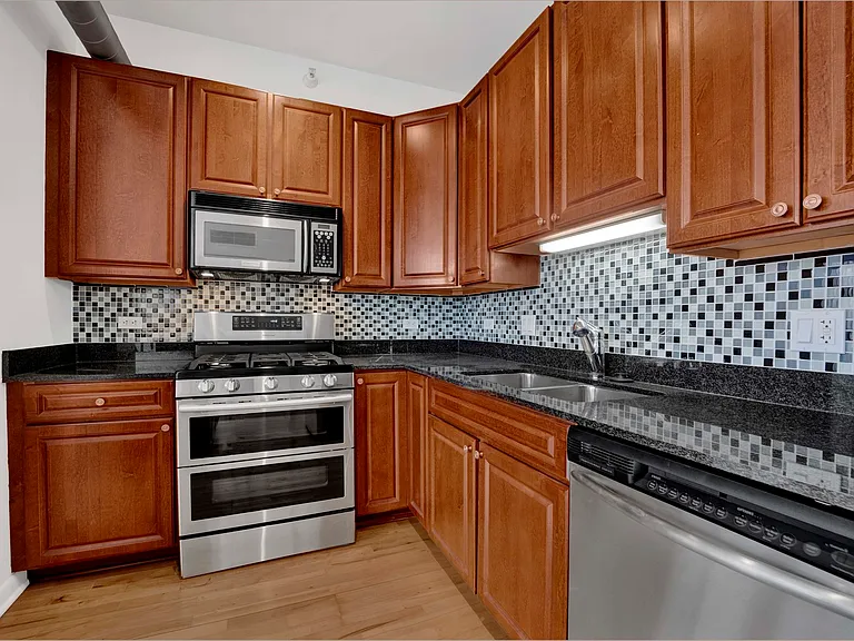 1200 W Monroe St #412 — Photo 11