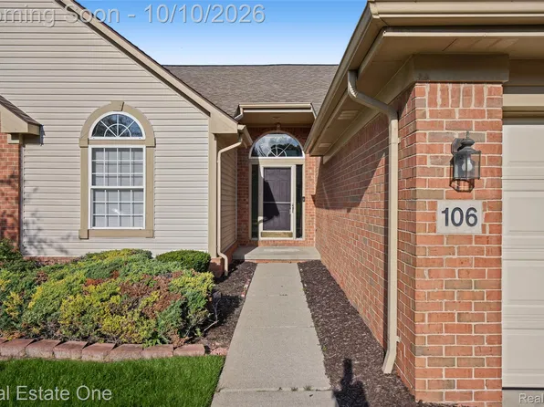 106 Shore Brook Ln #31, Walled Lake, MI 48390