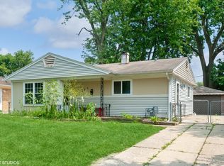 259 E Dennis Rd, Wheeling, IL 60090