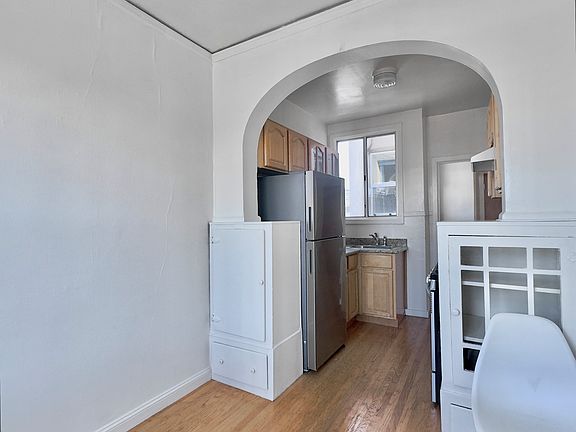 4th image of 800 26th Ave APT 9