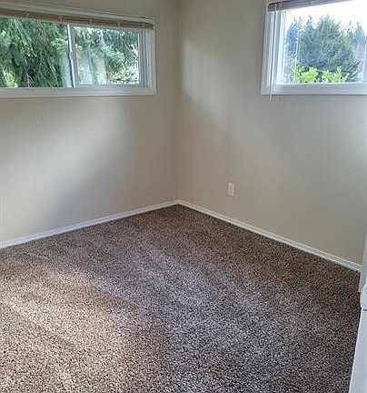 2nd image of 205 19th Ave SE #1
