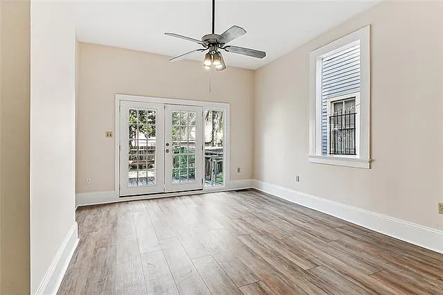 133 N Clark St — Photo 5