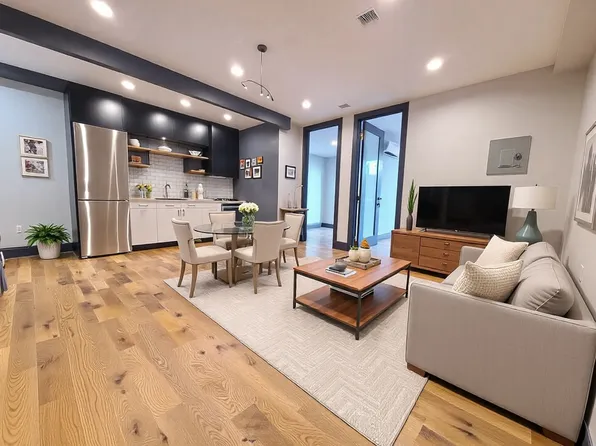 233 Jackson St #3A, Brooklyn, NY 11211