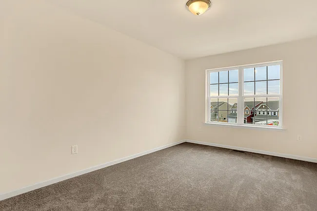 81 Simon Ct — Photo 25