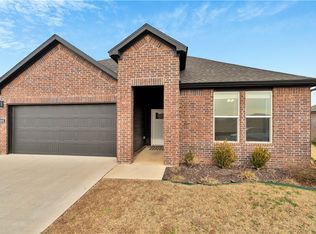 400 W Snow Bnd, Farmington, AR 72730