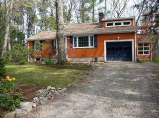43 Hayden Ln, Bedford, MA 01730