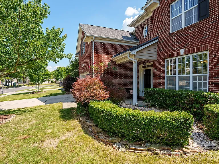 5110 Dragonfly Ln — Photo 3