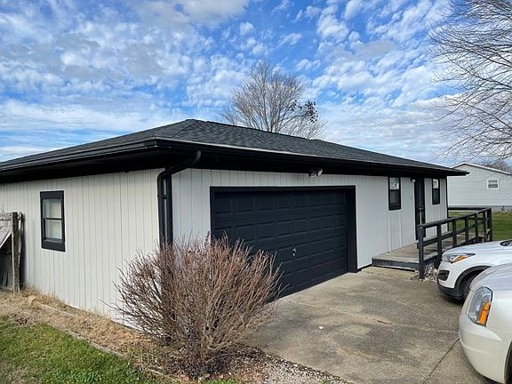 3rd image of 6 Lasalle Cir