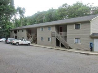 1220 8th St NE APT B, Hickory, NC 28601