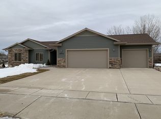 2933 Julie St, Yankton, SD 57078