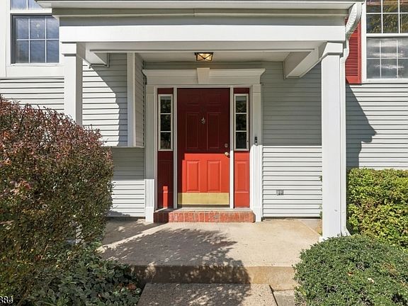 3rd image of 10 Knox Ct