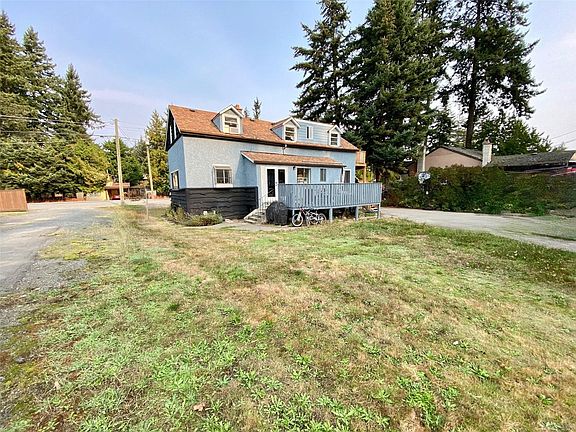 3rd image of 2321 Sooke Rd