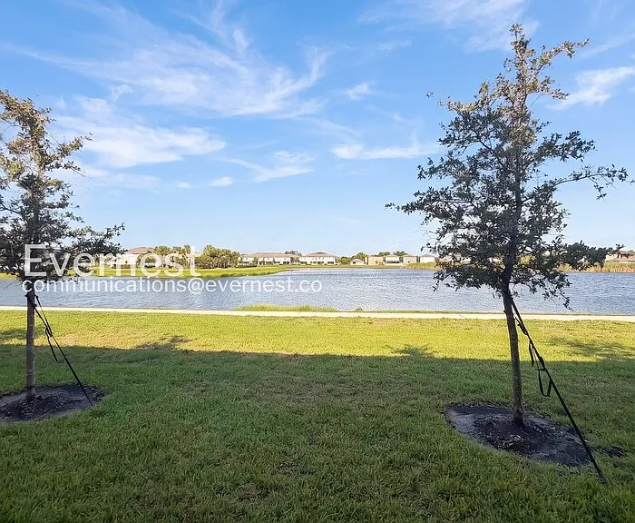 946 Royal Empress Dr — Photo 27