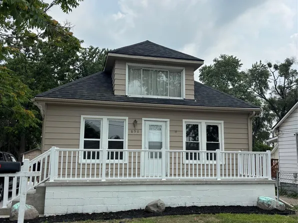 850 Montie Rd, Lincoln Park, MI 48146