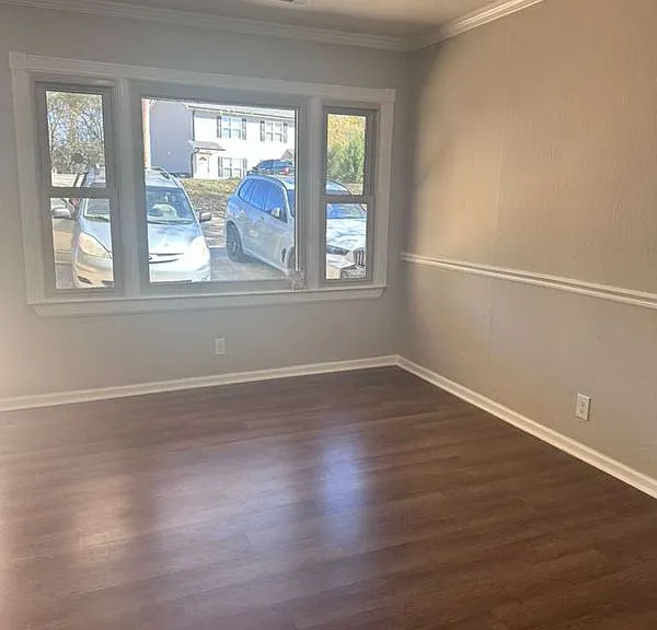 435 Central Dr NW — Photo 5