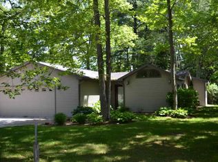 7134 Woodlea Rd, Oscoda, MI 48750