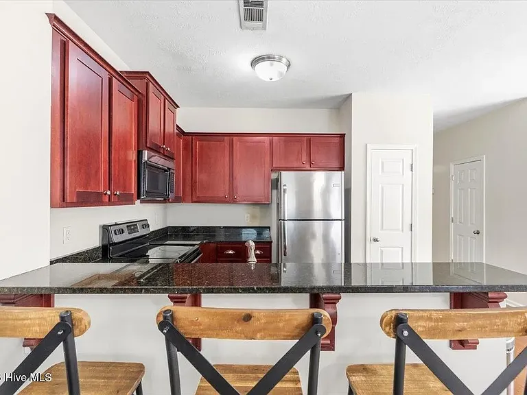 2047 Reserve Ln — Photo 8