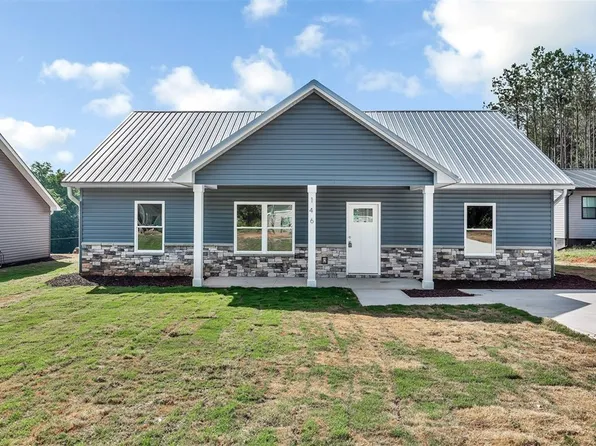 146 Sky Ln, Townville, SC 29689