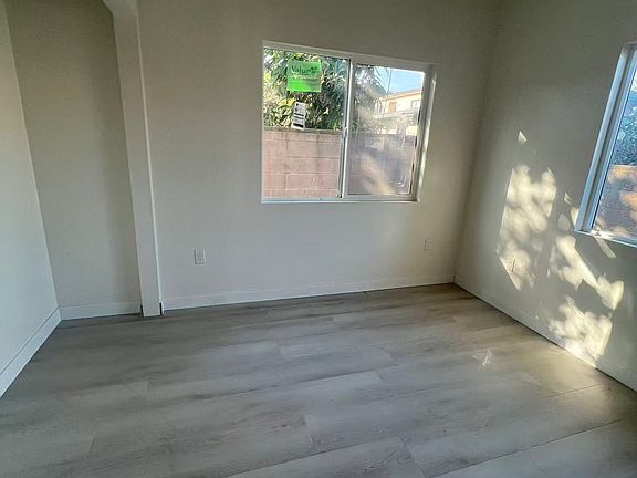 4th image of 501 Sharon Rd #B