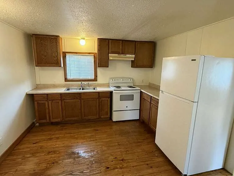 9909 Farris Loop — Photo 3