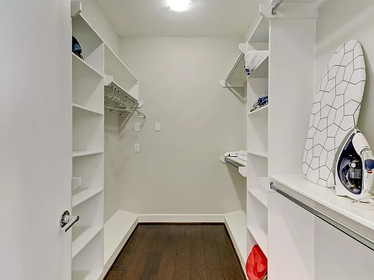 3015 Gillespie St — Photo 10