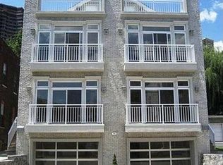 72 Edgewater Pl, Edgewater, NJ 07020