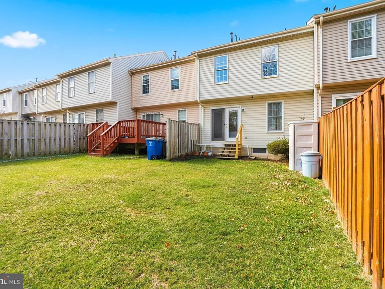 8016 Brightlight Pl — Photo 32