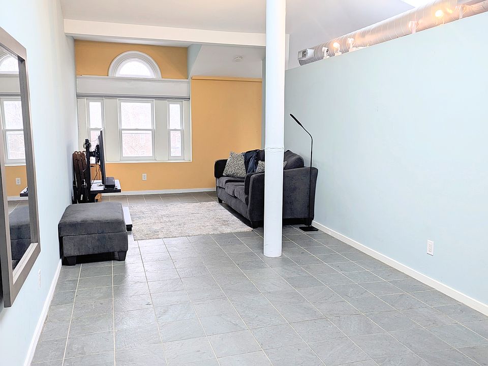 1st image of 1313 Delaware Ave APT 8