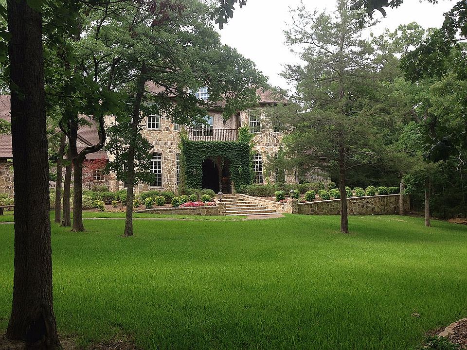 Country estate 3wooded acres
