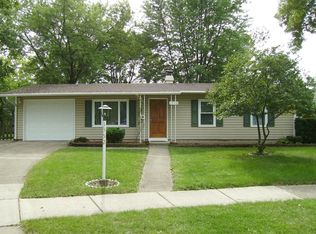 1352 Crestwood Dr, Aurora, IL