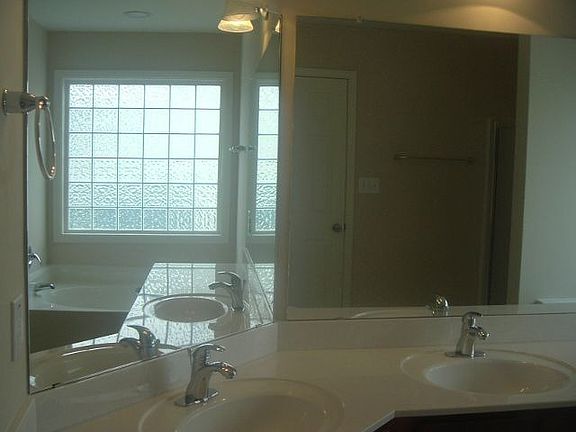 Master Bathroon