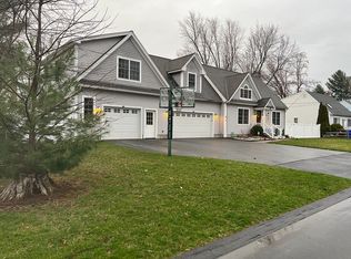 7 Lake Dr, Enfield, CT 06082