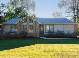 217 Country Club Dr, Leeds, AL 35094