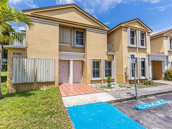 3rd image of 9193 Fontainebleau Blvd #202