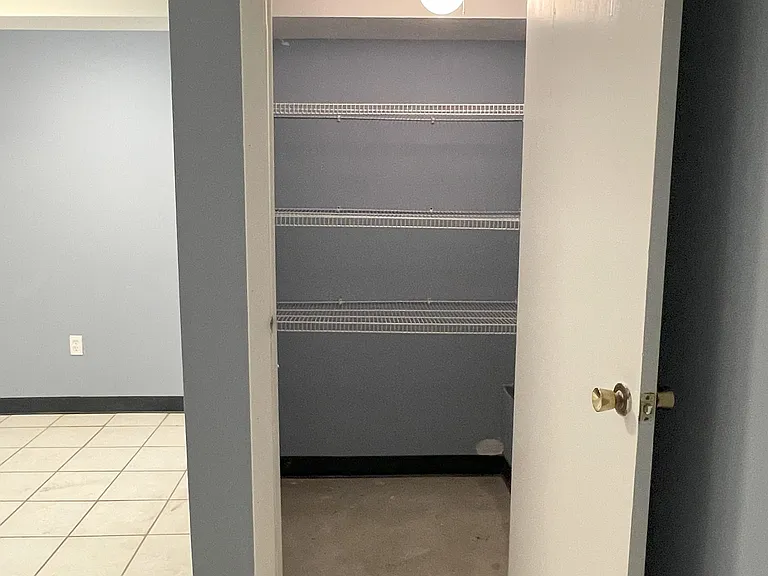 110 Scott St — Photo 17