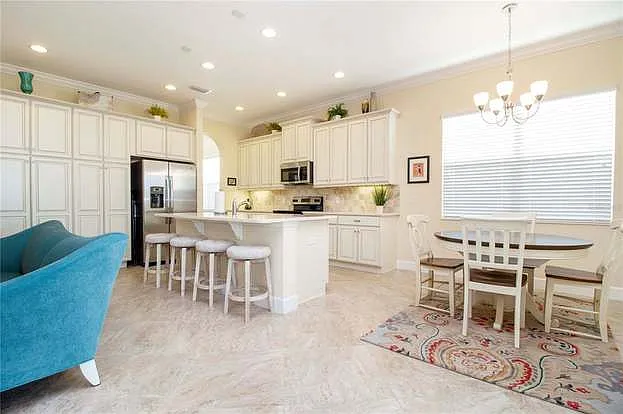 416 Castle Pines Ln — Photo 40