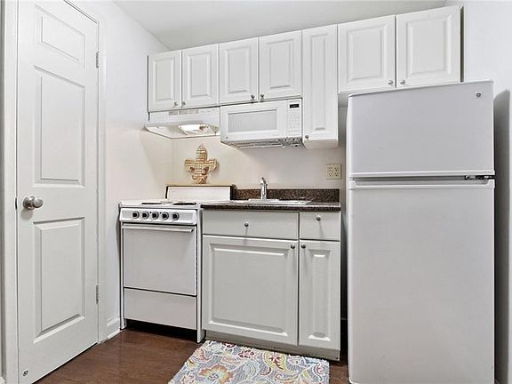 4th image of 1205 Saint Charles Ave APT 1213