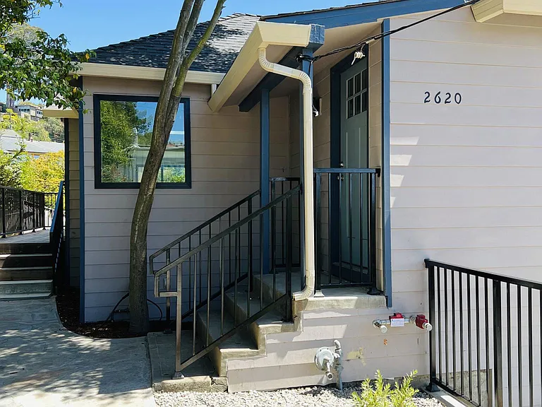 2620 Marin Ave — Photo 28