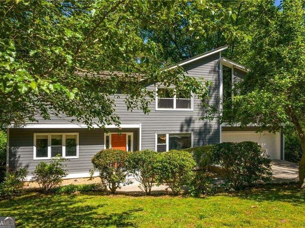 2720 Margaret Mitchell Dr NW