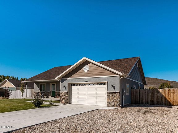 3rd image of 1582 N Uinta View Cir