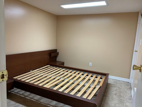 4th image of 2662 Batchelder St Floor 1