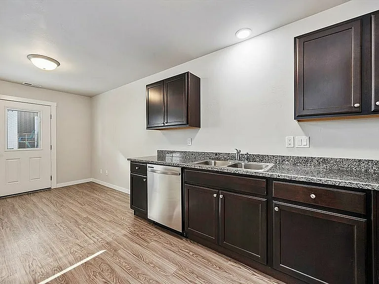 12-Kitchen