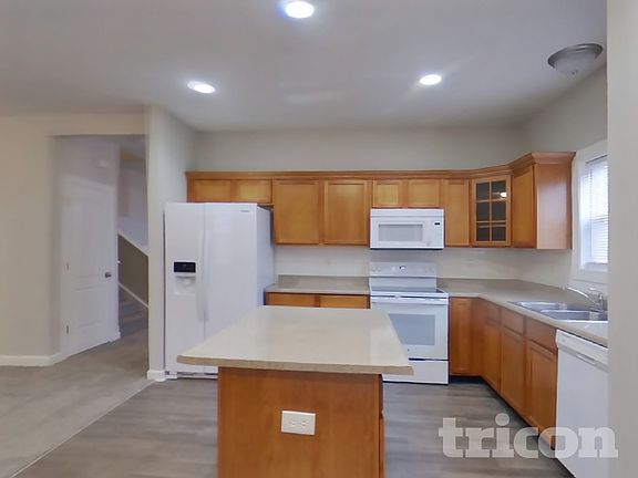 5th image of 1044 Hazelwood Dr