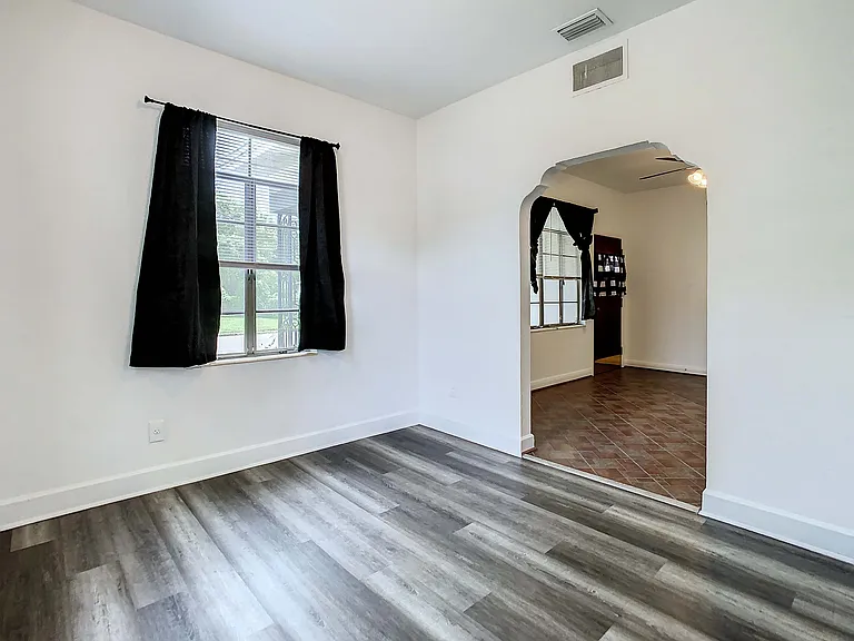 2211 Durham St — Photo 9