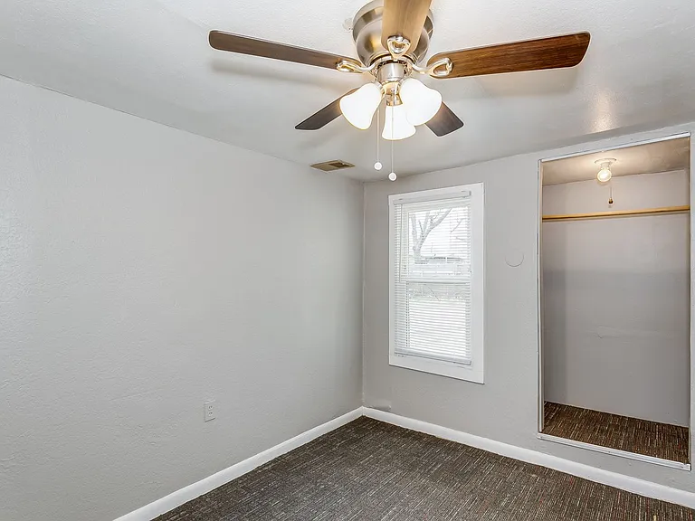1835 S Exchange Pl — Photo 6