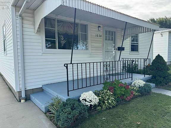 3rd image of 1028 Winnebago Ave