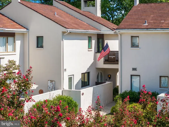 8 Brettagne, Devon, PA 19333