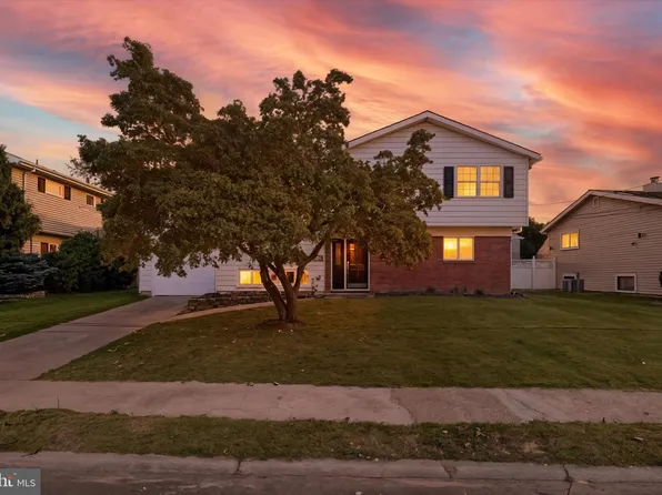 14 Sycamore Way, Hamilton, NJ 08690