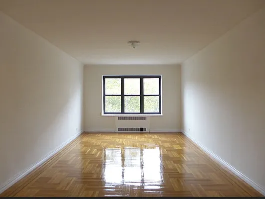 Rented by City Prime Commercial Realty  | media 9